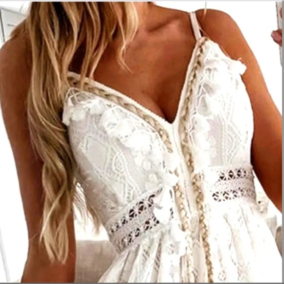 BOHO WHITE LACE DRESS WITH TASSLES! - Picture 2 of 10